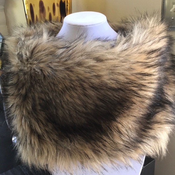 Loft Faux Fur Collar / Scarf - Picture 3 of 8
